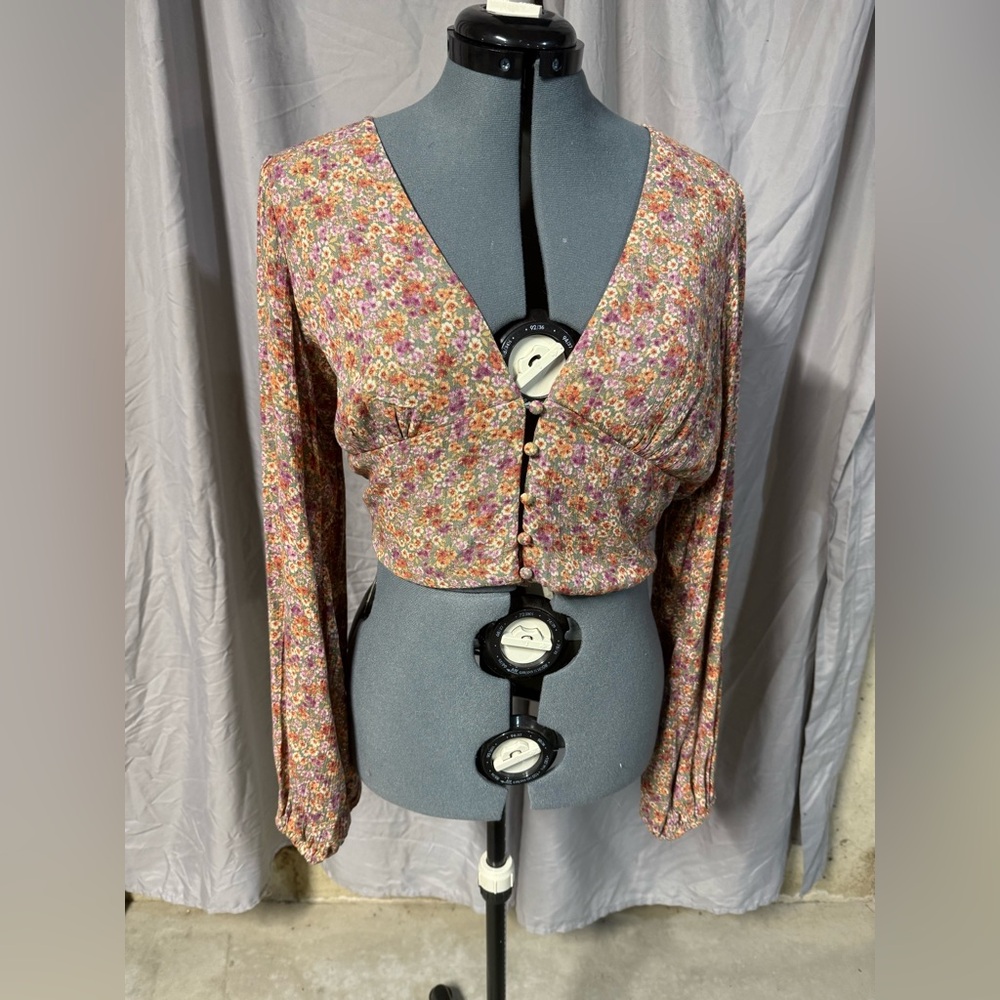 *Altar'd State Multicolor Floral Button-Up Blouse Crop